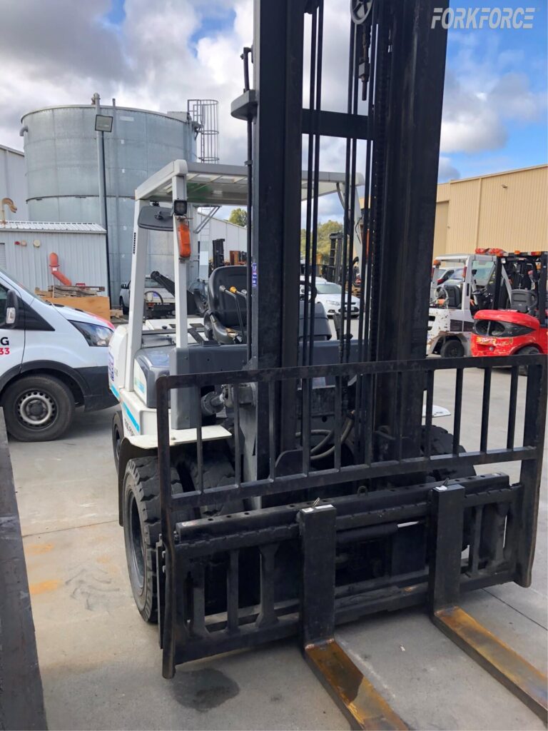 Used UniCarriers 4.5T LPG/Petrol Forklift