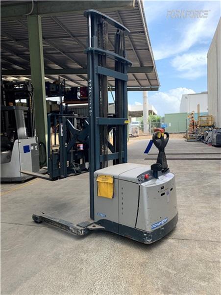 Used Nissan 2T Walkie Reach Stacker