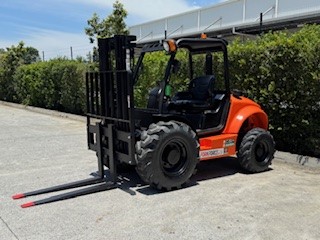 Used Ausa 2.5T Rough Terrain Forklift