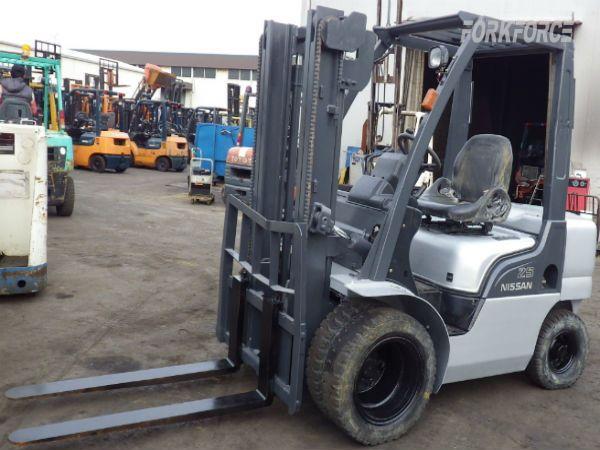 Used Nissan 2.5 Ton Diesel Forklift