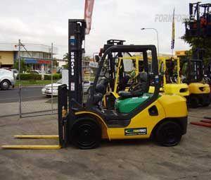 Komatsu FD30T-16