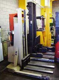 Used Crown 907kg Battery Electric Walkie Stackers