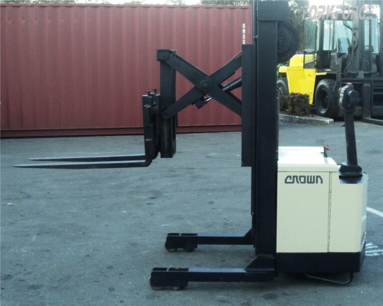 Used Crown 30WRTL164 walkie reach stacker