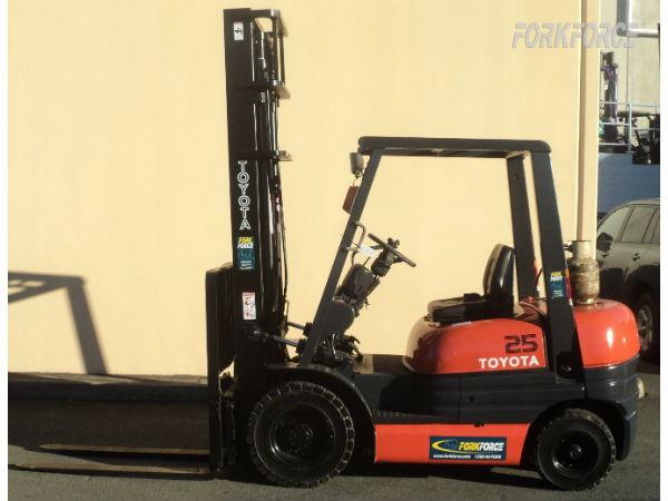 Used Toyota 2.5-Ton LPG Forklift