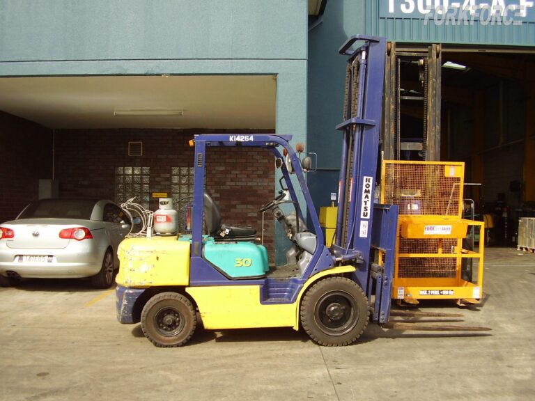 Komatsu FG30T-12