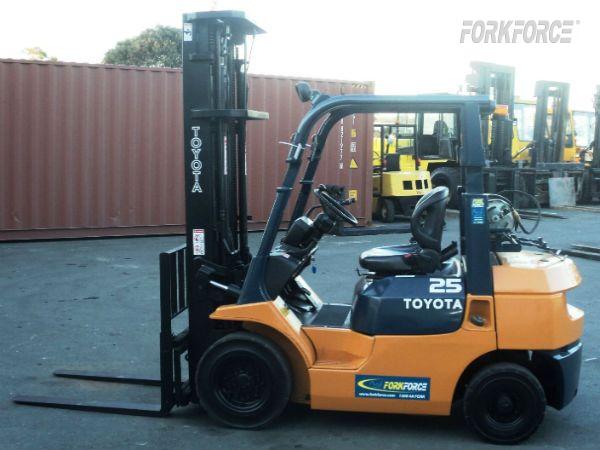 Used Toyota 2.5-Ton LPG-Petrol Forklift