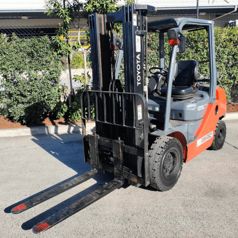 Demo Toyota 2.5T LPG-Petrol Container Mast Forklift